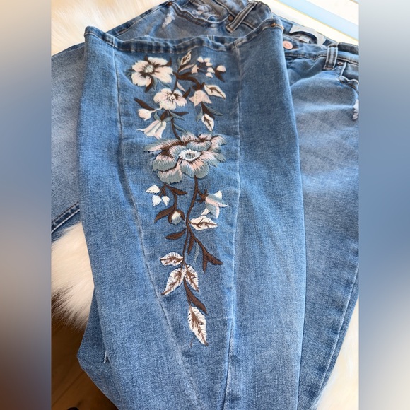 Re Generation Floral Embroidered Flare Jeans 11/30 NWOT Y2K - Picture 7 of 10